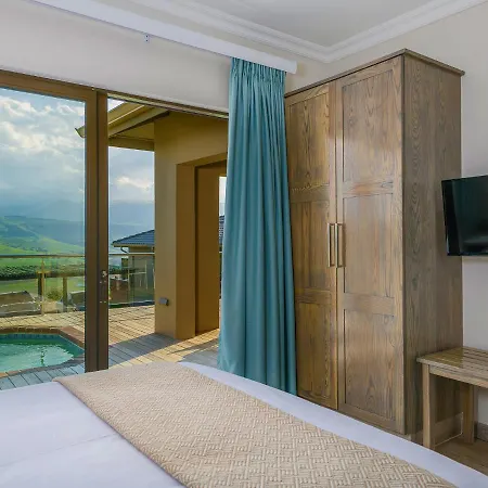 Cayley Mountain Resort Champagne Valley Room photo