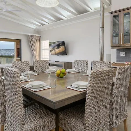 Cayley Mountain Resort Champagne Valley Room photo
