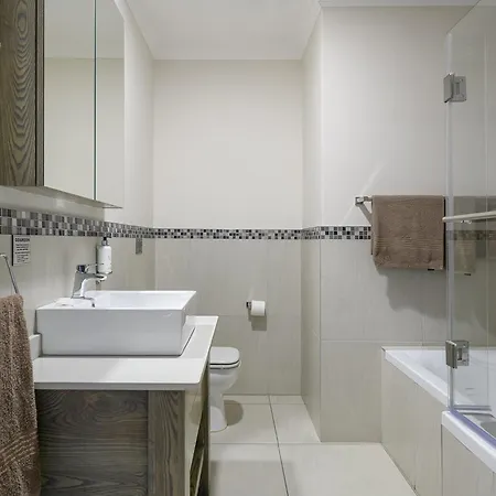 Cayley Mountain Resort Champagne Valley Room photo