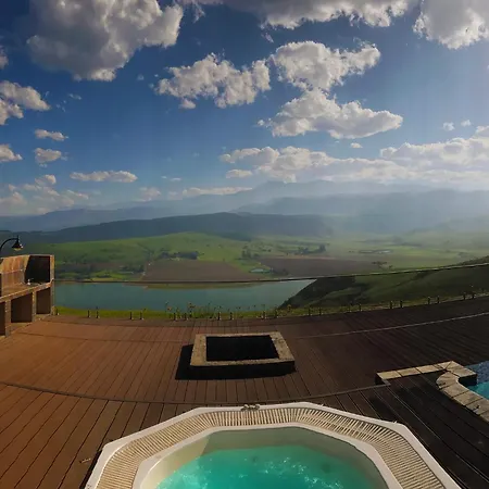 Cayley Mountain Resort Champagne Valley Room photo