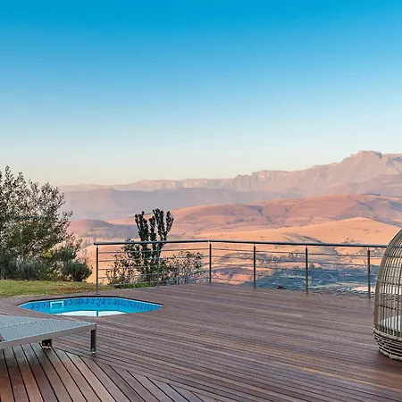 Cayley Mountain Resort Champagne Valley Room photo